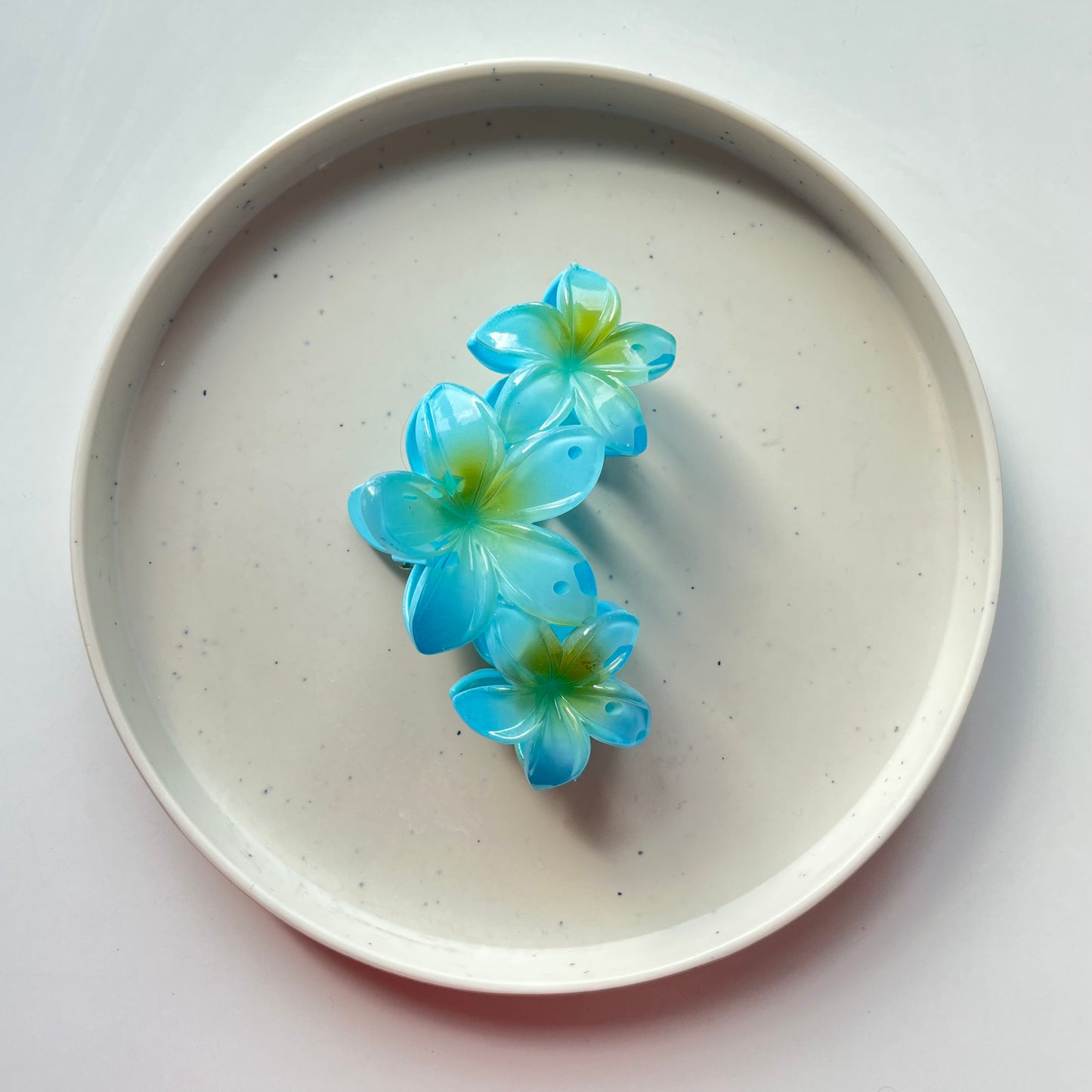 Triple Flower Gloss Hair Claw - Vibrant and Glossy Floral Design
