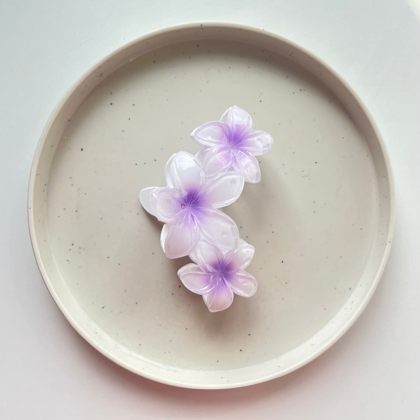 Triple Flower Gloss Hair Claw - Vibrant and Glossy Floral Design