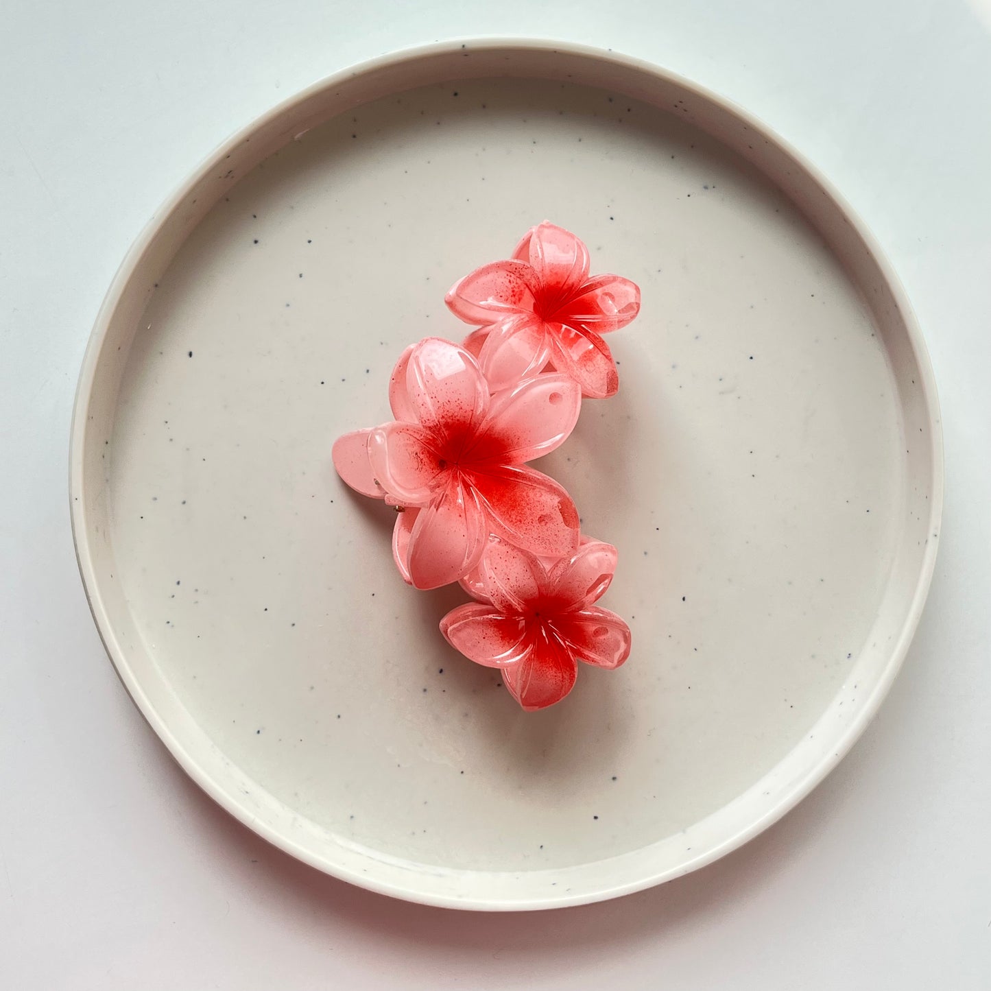 Triple Flower Gloss Hair Claw - Vibrant and Glossy Floral Design