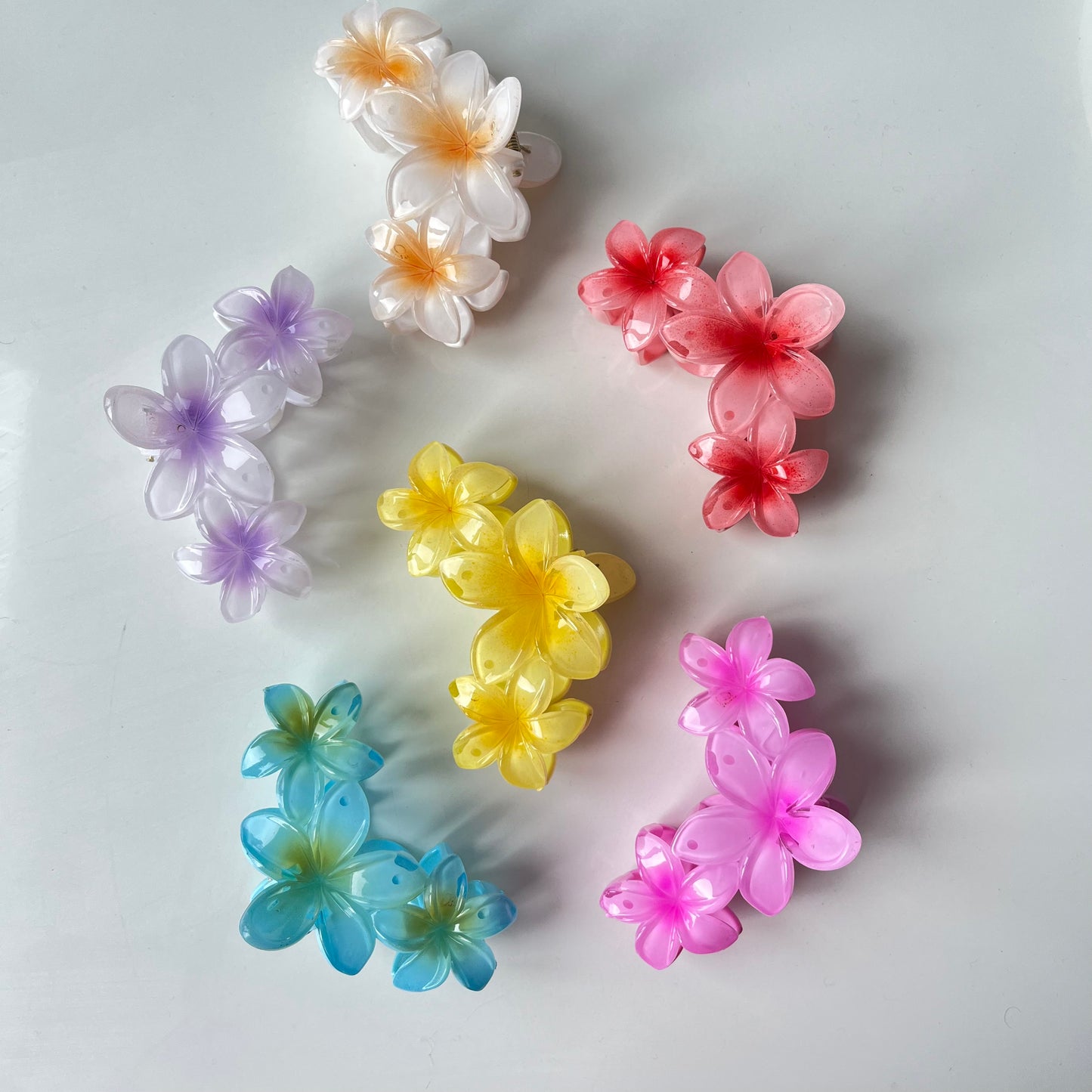 Triple Flower Gloss Hair Claw - Vibrant and Glossy Floral Design