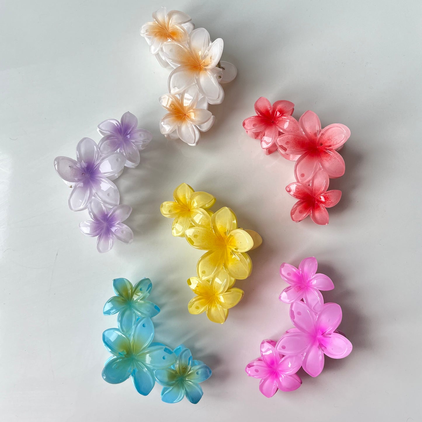 Triple Flower Gloss Hair Claw - Vibrant and Glossy Floral Design