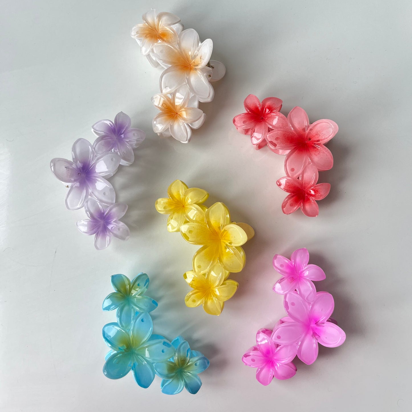 Triple Flower Gloss Hair Claw - Vibrant and Glossy Floral Design