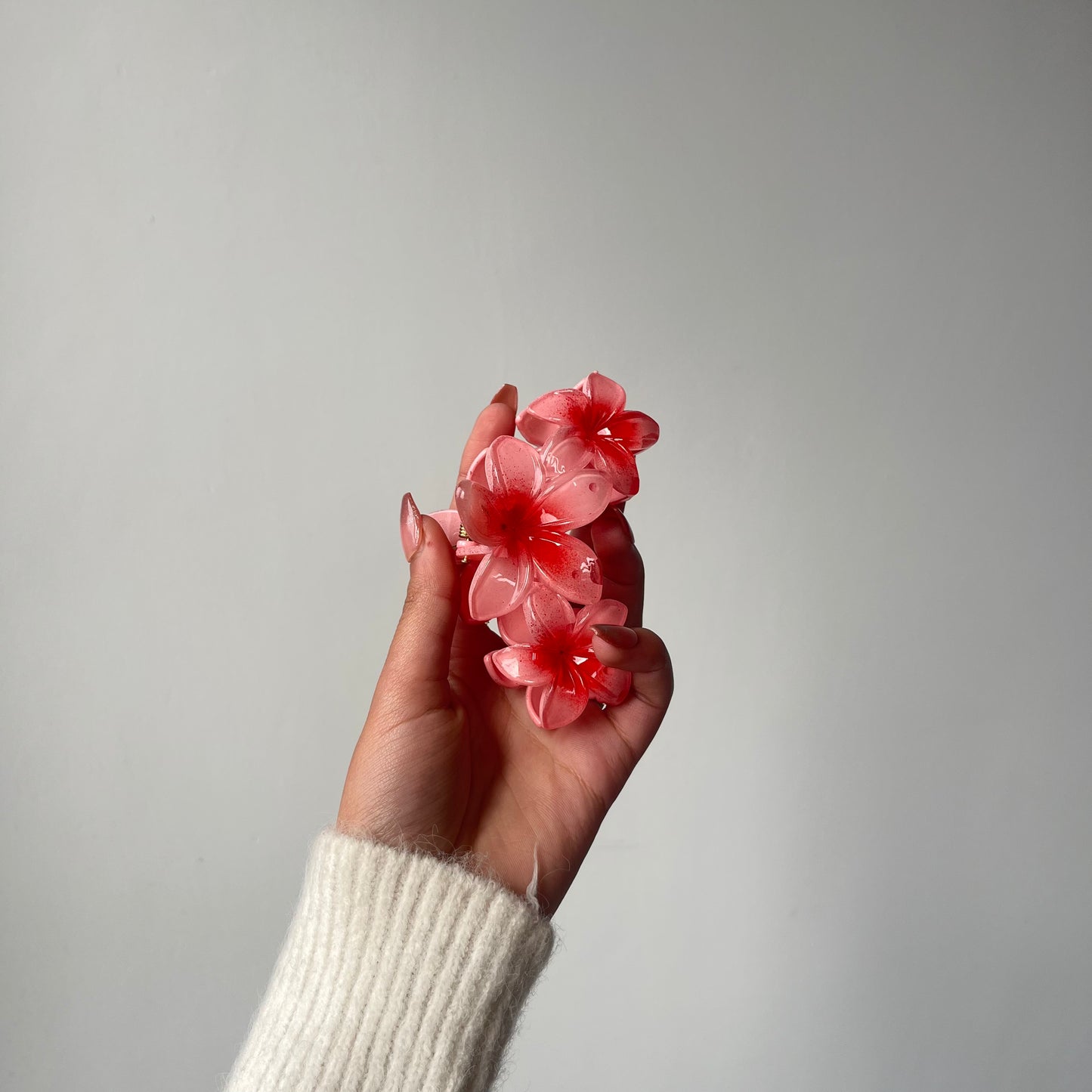 Triple Flower Gloss Hair Claw - Vibrant and Glossy Floral Design