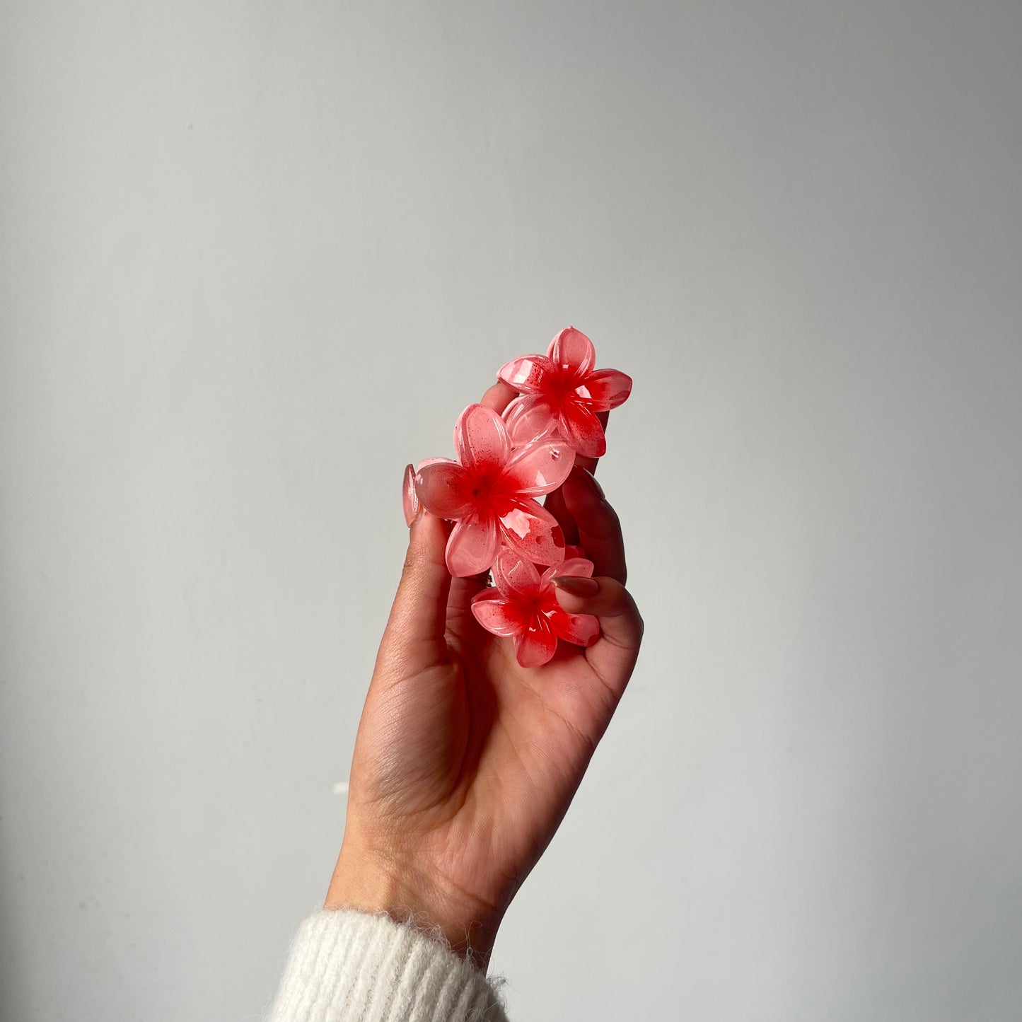 Triple Flower Gloss Hair Claw - Vibrant and Glossy Floral Design