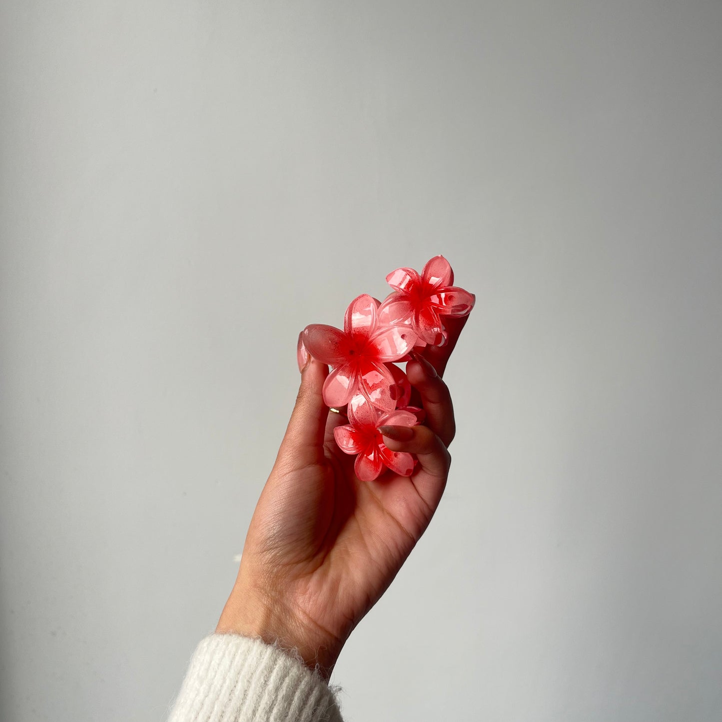 Triple Flower Gloss Hair Claw - Vibrant and Glossy Floral Design