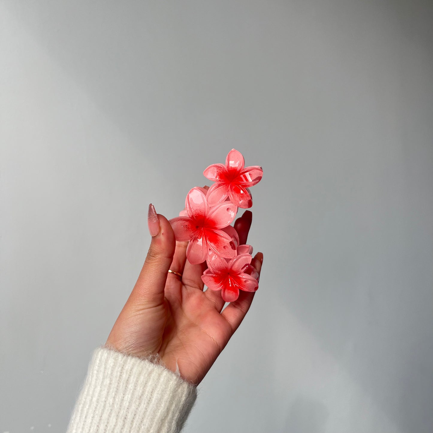 Triple Flower Gloss Hair Claw - Vibrant and Glossy Floral Design