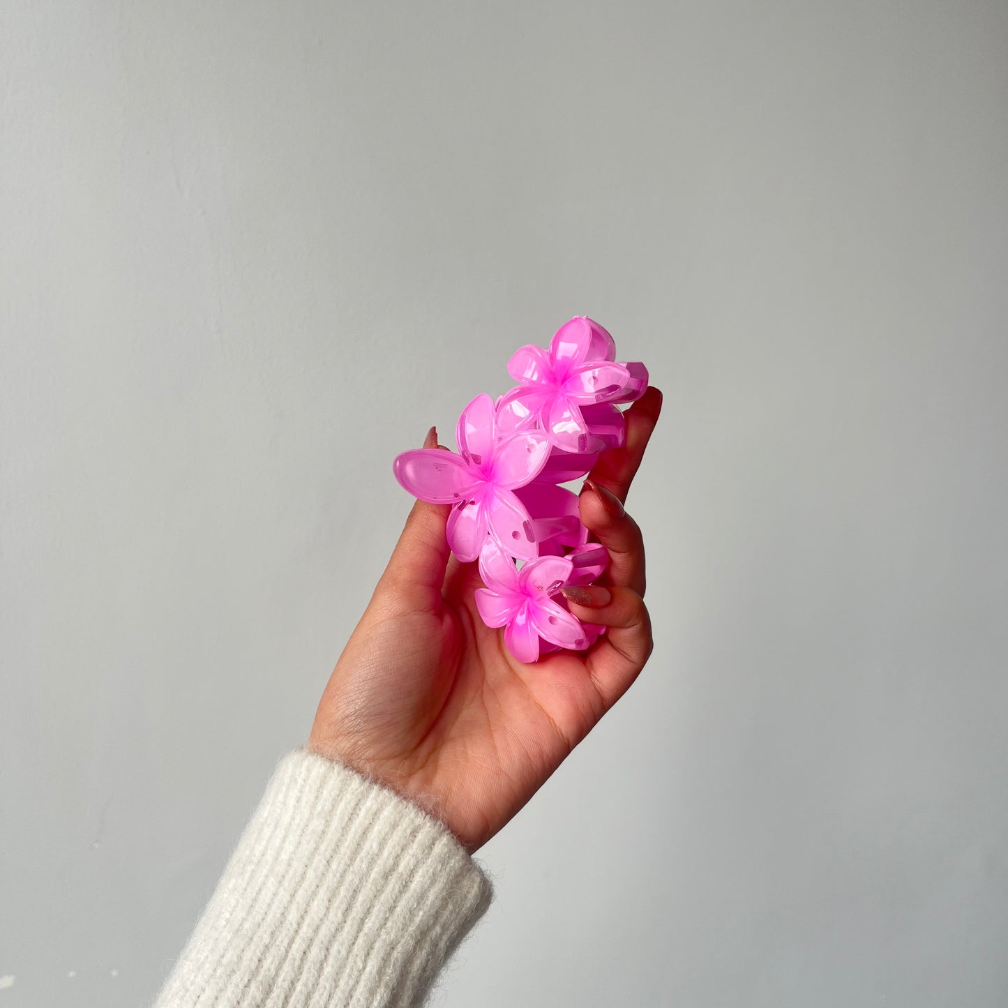 Triple Flower Gloss Hair Claw - Vibrant and Glossy Floral Design