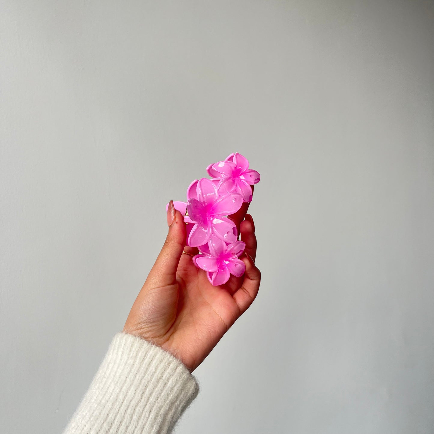 Triple Flower Gloss Hair Claw - Vibrant and Glossy Floral Design