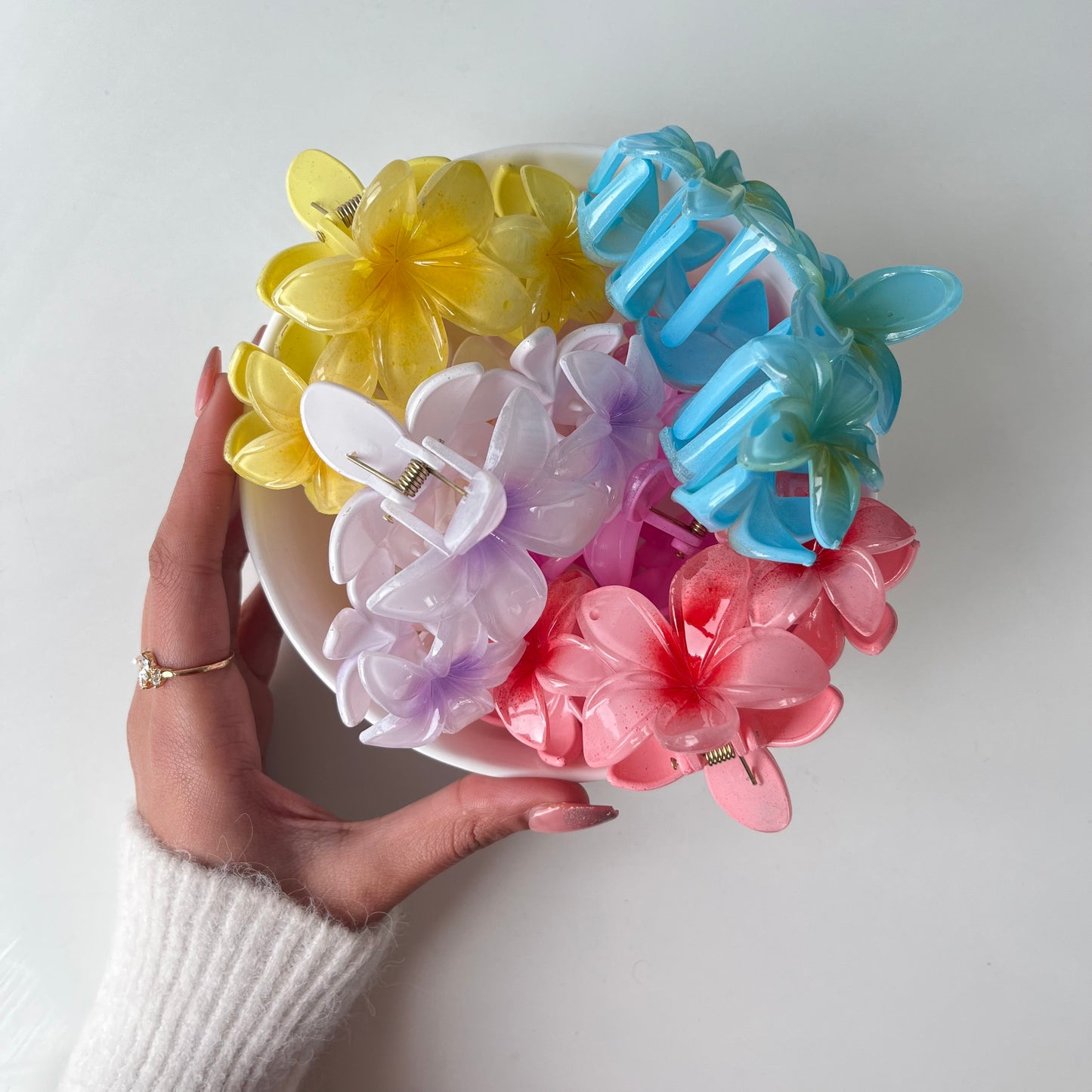 Triple Flower Gloss Hair Claw - Vibrant and Glossy Floral Design