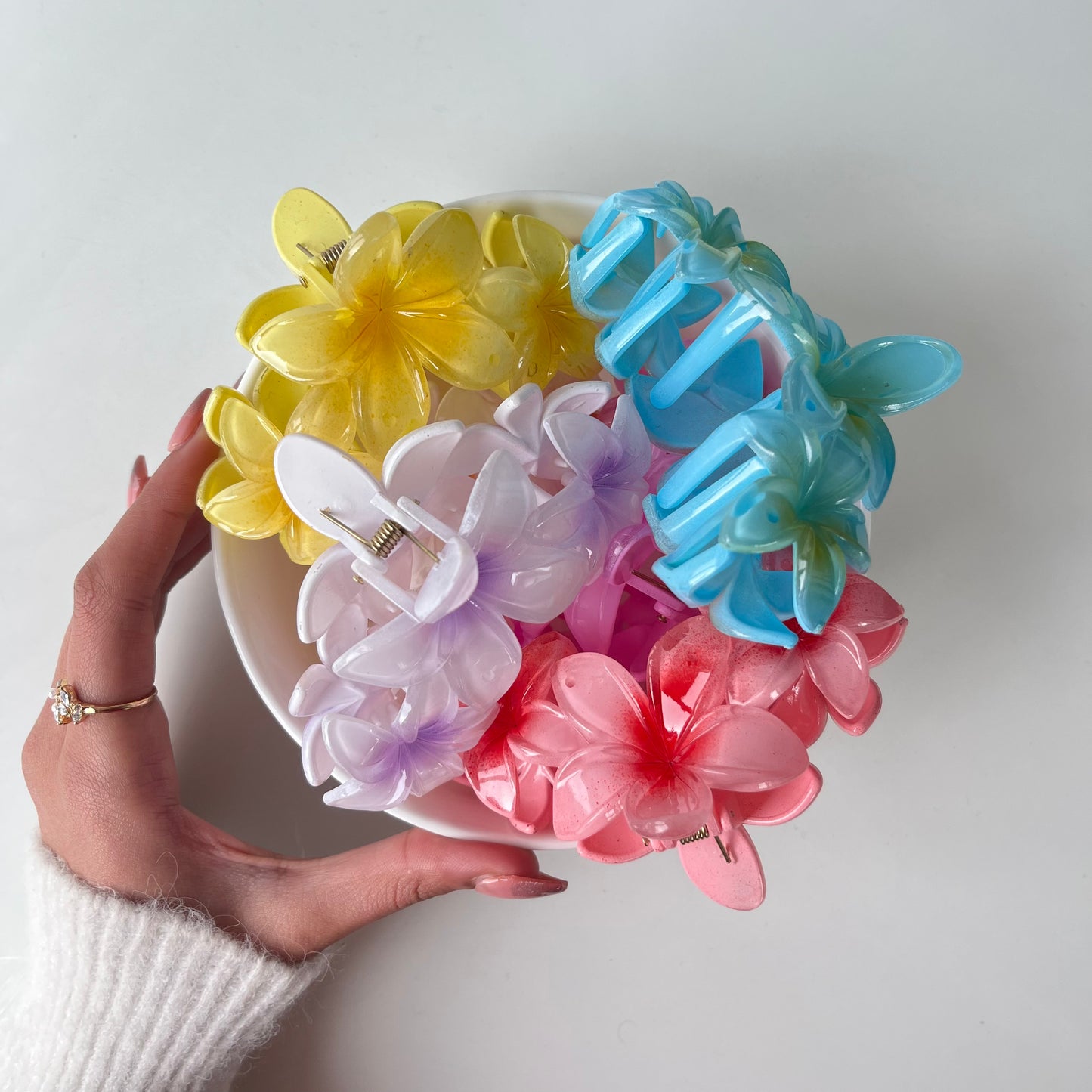 Triple Flower Gloss Hair Claw - Vibrant and Glossy Floral Design