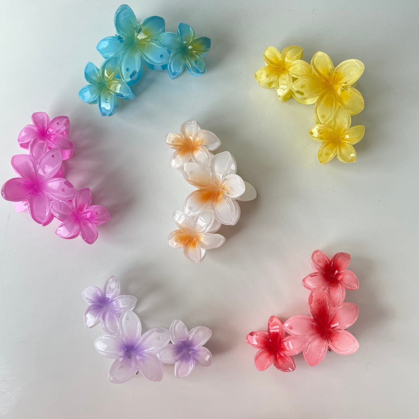 Triple Flower Gloss Hair Claw - Vibrant and Glossy Floral Design