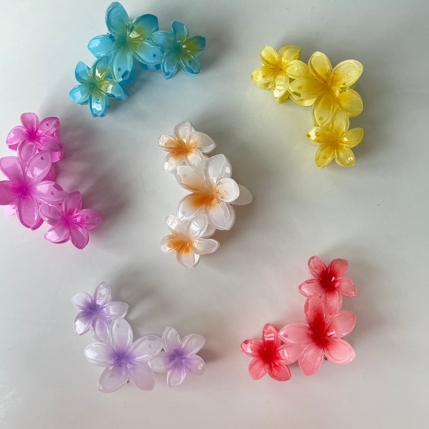Triple Flower Gloss Hair Claw - Vibrant and Glossy Floral Design
