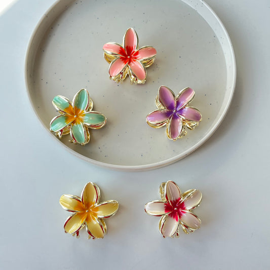 5-Petal Metal Flower Hair Claw - Elegant and Glossy Finish
